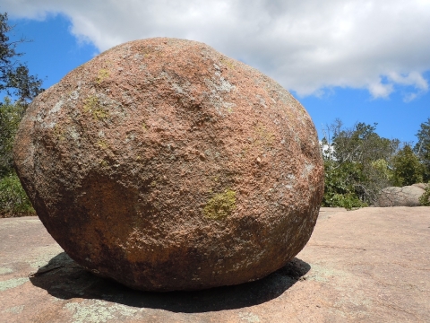 Picture of large rock